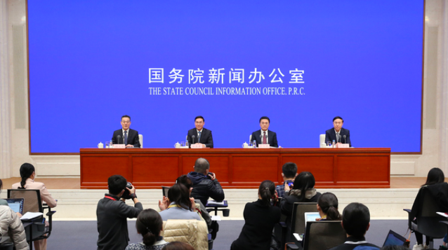 中国国务院国资委谈重组整合：将向各类所有制企业“张开双手”