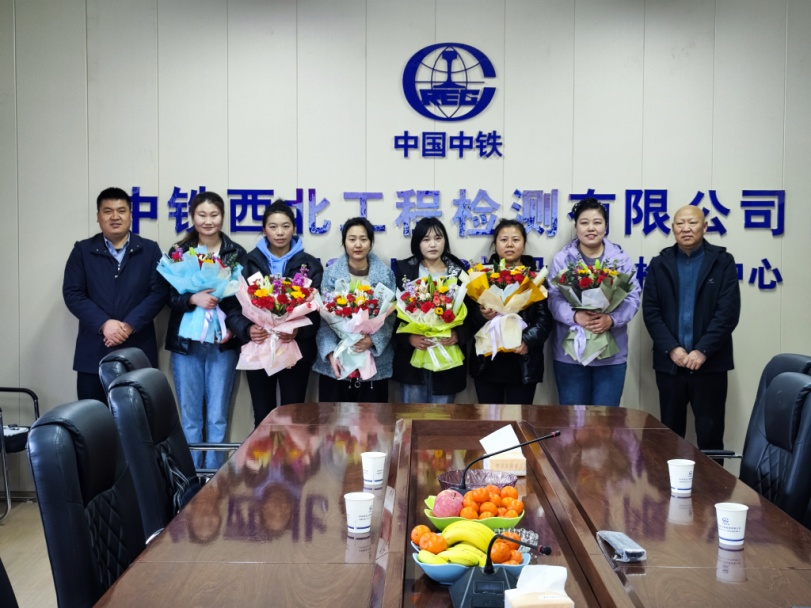 高原铁路SC质量部刘世安莅临高原铁路试验检测中心检查指导工作